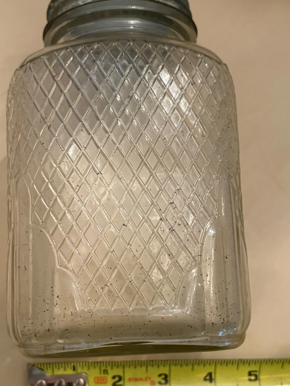 Clear Glass Diamond-Pattern Decorative Jar - Vintage Style
